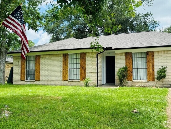 Building Photo - 3318 Schroeder Ave Rental