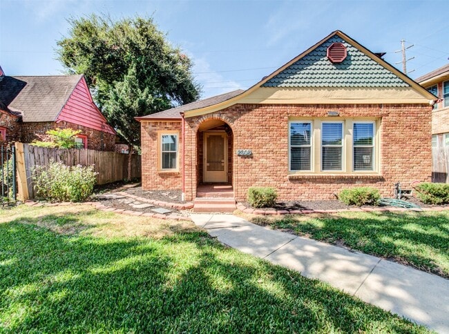 Photo - 2608 Rosewood St