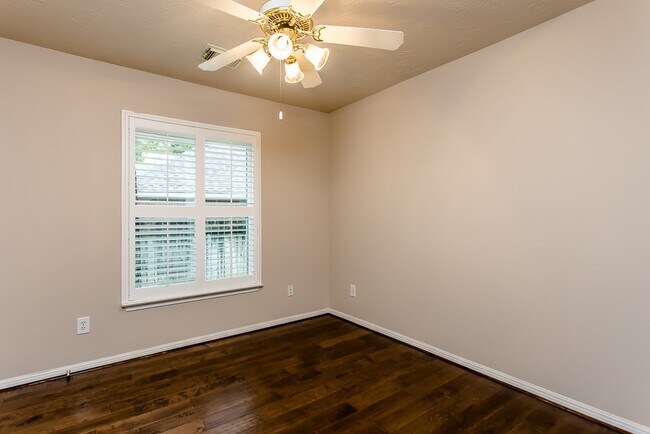 Photo - 11 Fair Light Ct