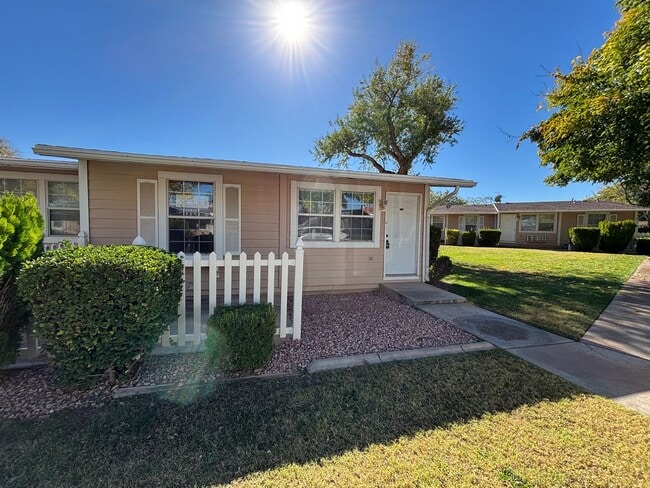 Photo - DARLING ONE BEDROOM FOR RENT!