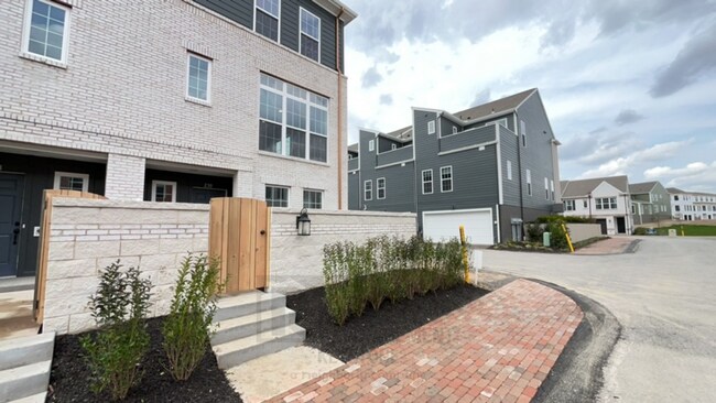 Brand New Beautiful Townhome in Cranberry! - Brand New Beautiful Townhome in Cranberry!