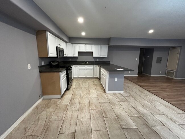 Kitchen - 6466 Balboa Blvd Unit #5