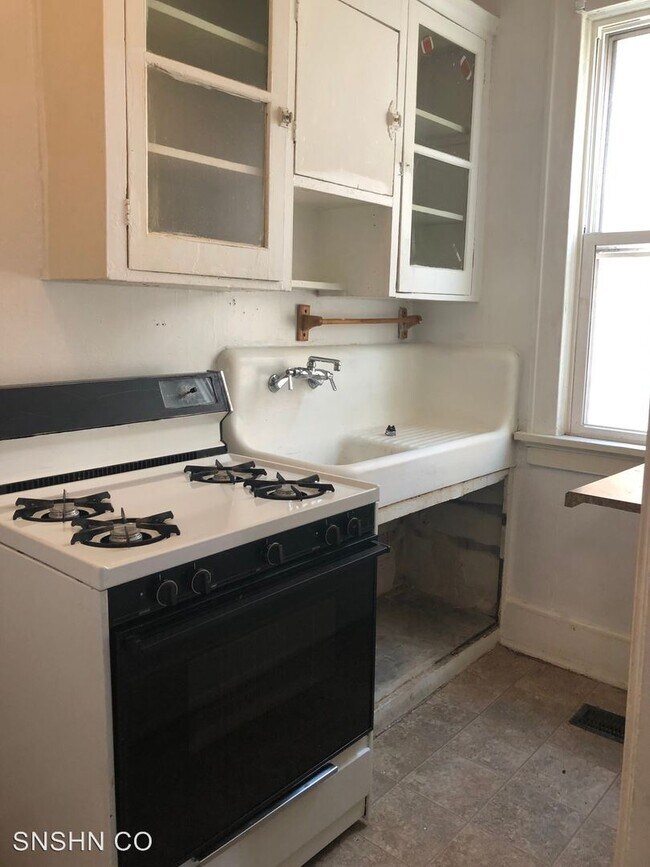 Photo - 1234 W Walker St