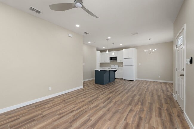 Photo - 2429 Summit Rd Unit #B