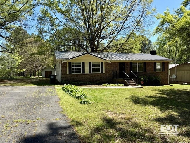 Photo - Welcome To This Smart 3 Bedroom, 1.5 Bath Home in Clarksville, VA!