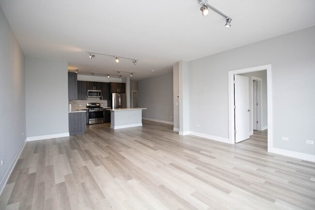 Photo - 1554 N Talman Ave Unit 602