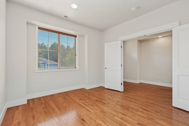 Photo - 1874 Miller Dr