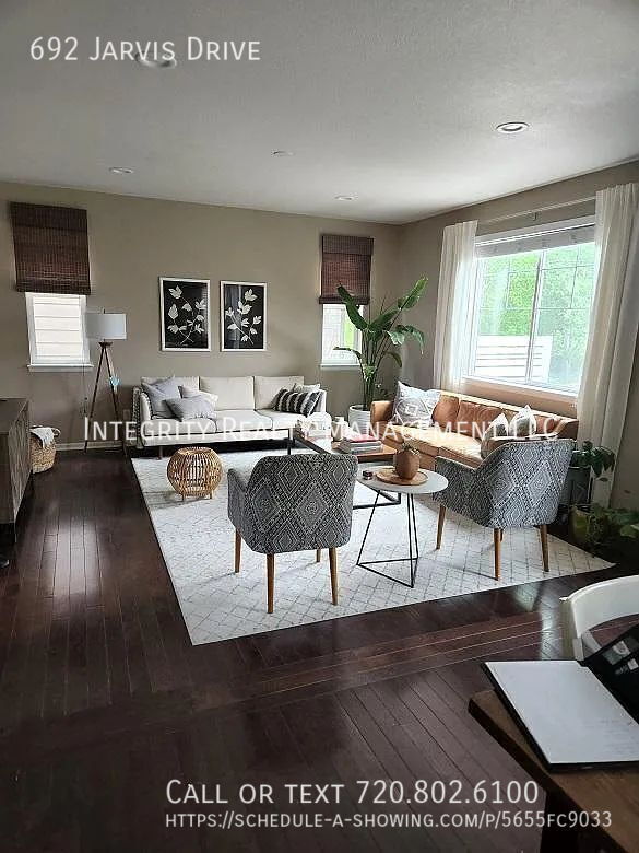 Photo - 692 Jarvis Dr