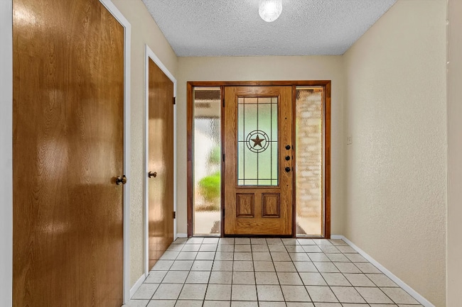 Photo - 8606 Mesa Dr