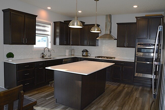 Photo - 1566 Edgebrook Ln