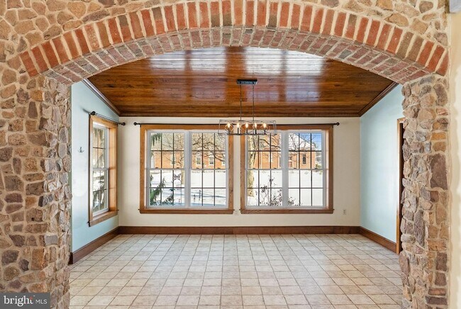 Photo - 6 McAllister Church Rd