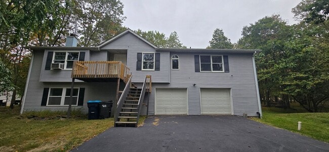 Building Photo - Amazing 3 bedroom in Henryville Rental