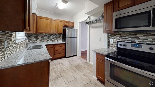 Building Photo - Beautiful 3 bedroom Clintonville home avai...