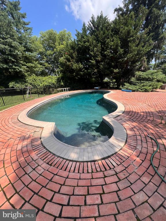 Photo - 245 Treeline Dr