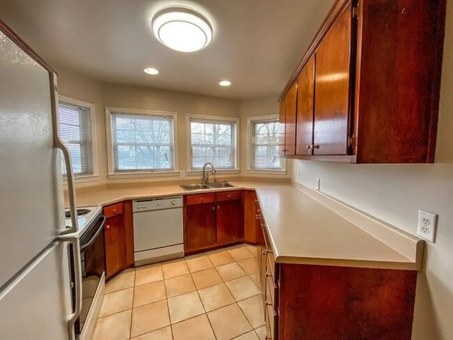 Photo - 411 N Thornton Ave