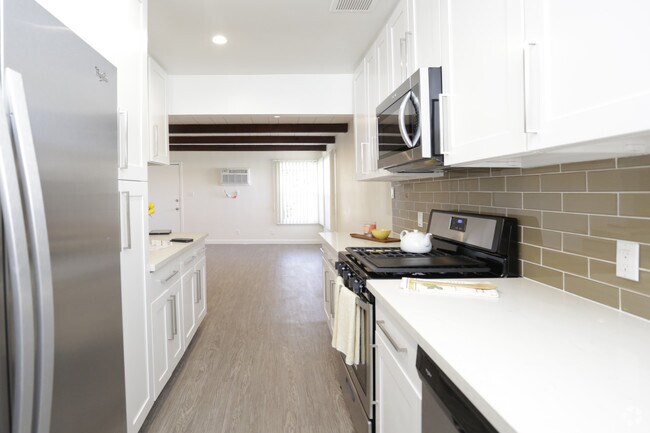 1BR, 1BA - 600 SF - Vantage Apartments