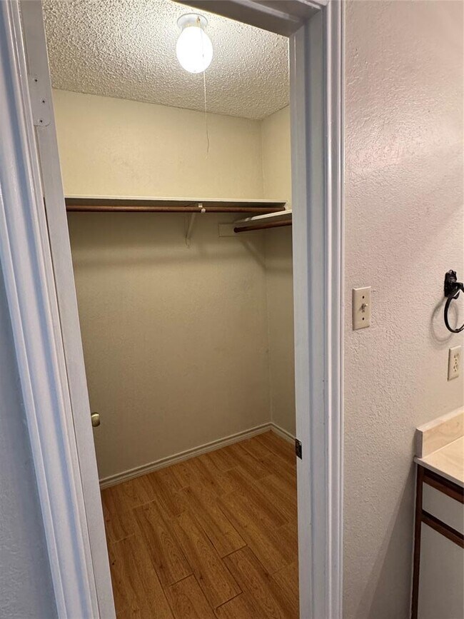 Photo - 2621 Gwendolyn Ln Townhome