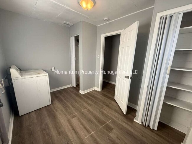 Building Photo - Beautiful 3/2 Home by the water!! READY NOW!