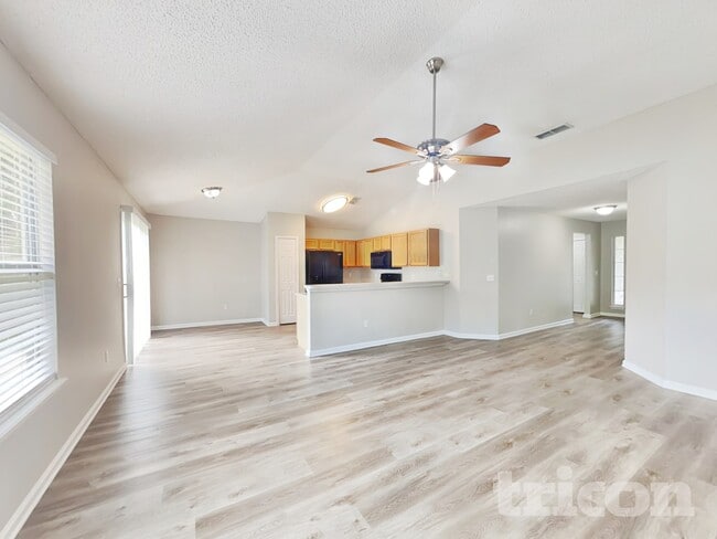 Photo - 3464 Brahma Bull Cir N