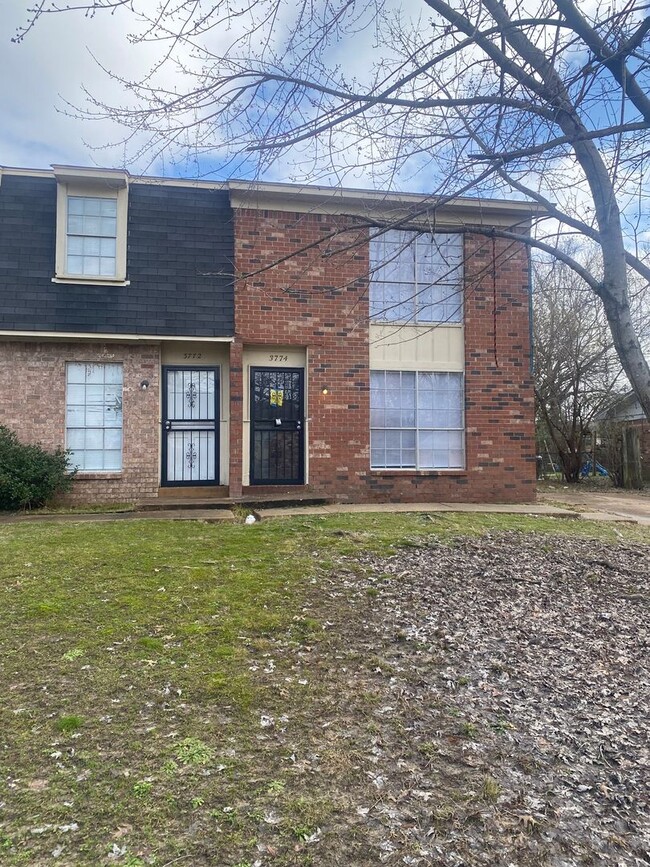 Building Photo - 3772 Hyacinth Dr