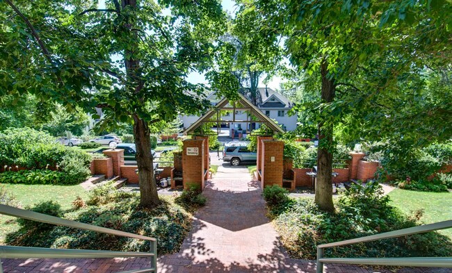 Photo - AMAZING LOCATION 2 Bed 1 Bath Condo of Wes...