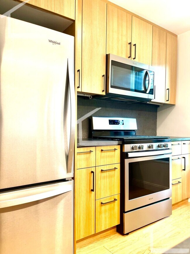 Photo - 208 Gardner St
