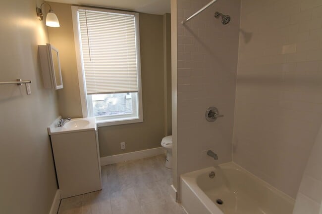 Photo - 1631 Dyre St Unit 1st Floor - Studio - A