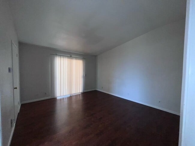 Photo - Spacious home close to shopping and transp...