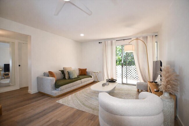 Building Photo - 3314 N 68th St Unit 233