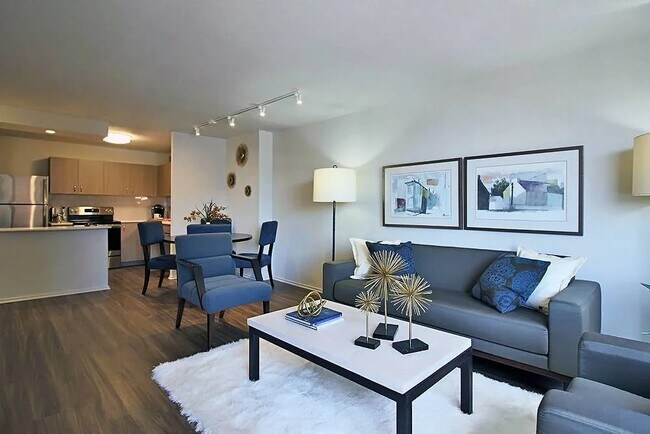 Photo - 1184 N Dearborn St