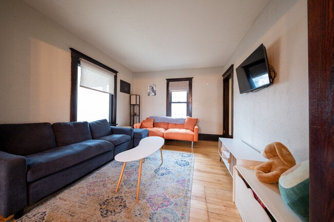 Photo - 2601 E 38th St