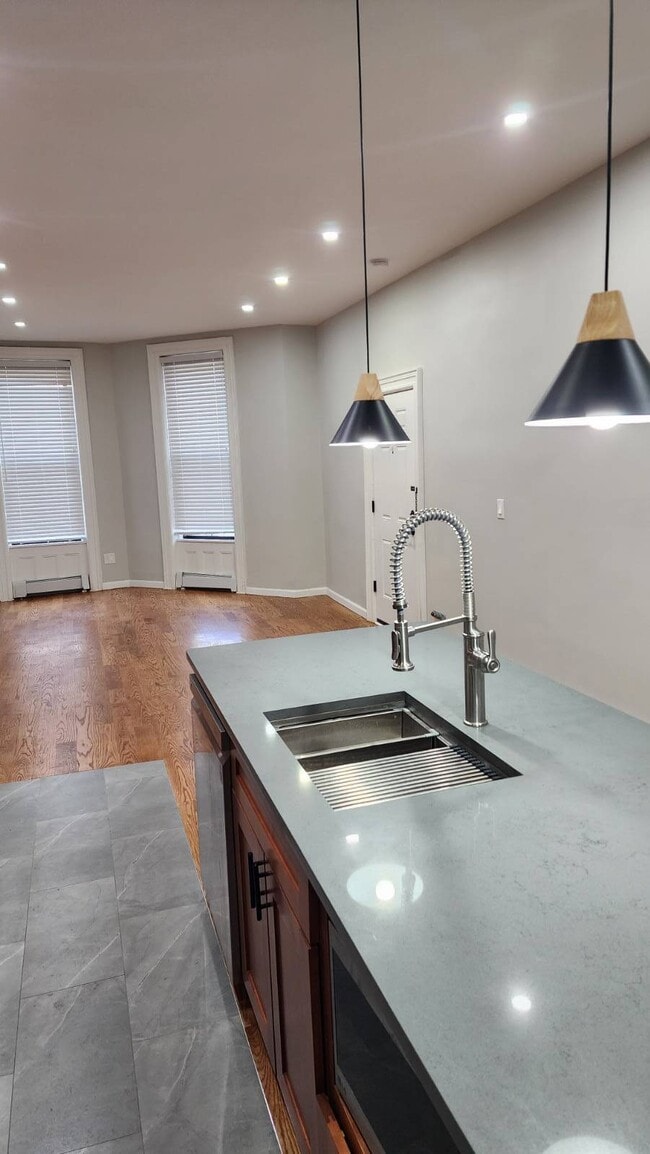 Photo - 1232 Putnam Ave