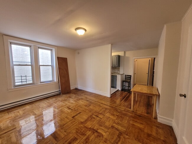 341 Midwood St
