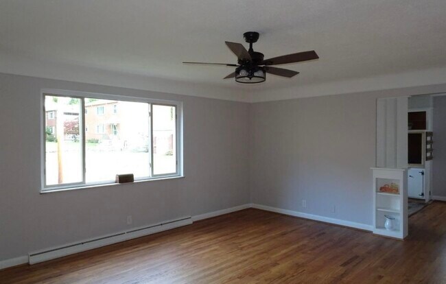 Photo - 4924 Kelsch Ln Unidad First Floor #1