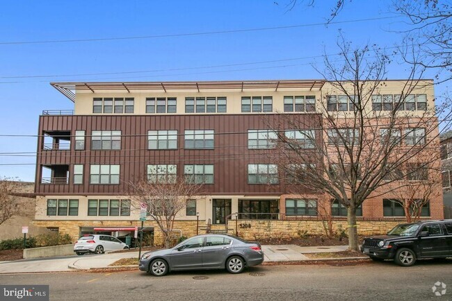 Building Photo - 5201 Wisconsin Ave NW Unit 304 Rental