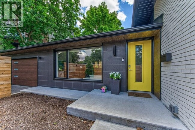 Photo - 65 Lang Crescent