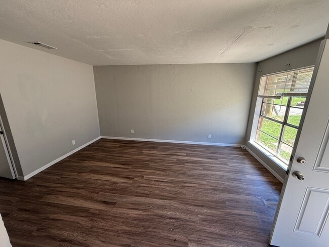 Photo - 2916 Bernice Dr