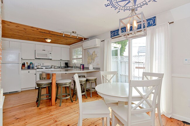 Photo - WINTER RENTAL: Changes In Latitude (Dogs Welcome!)