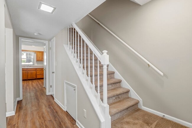 Photo - 4731 Tower Rd