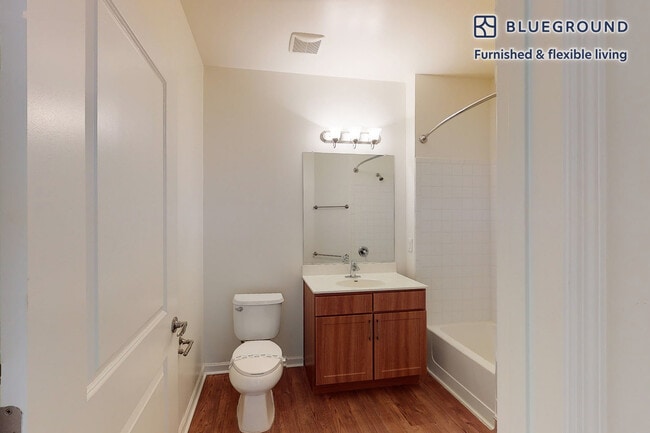 Photo - 998 Stewart Ave Unidad SI FL1-ID2483A