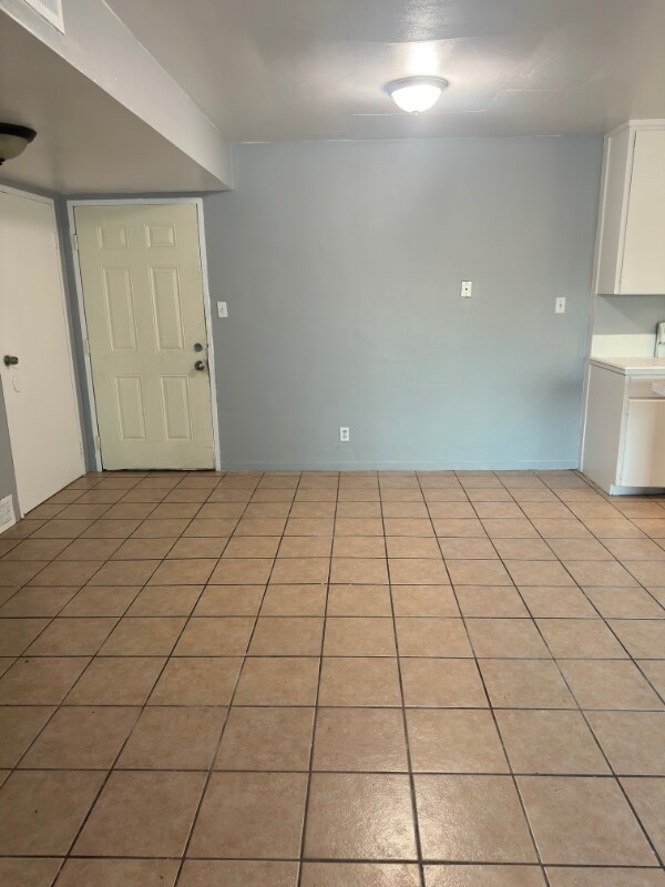 1025 N Madison St Unidad 1025 N. Madison St.