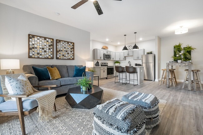 Photo - Thompson Square Apartments