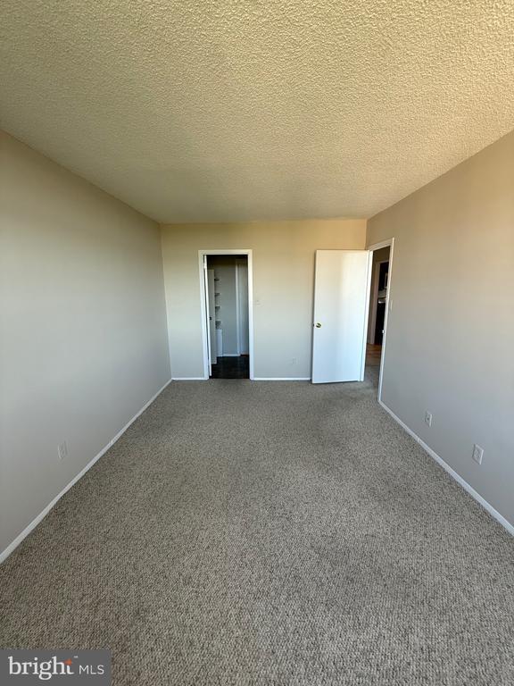 Building Photo - 5225 Pooks Hill Rd Unit 1607S Rental