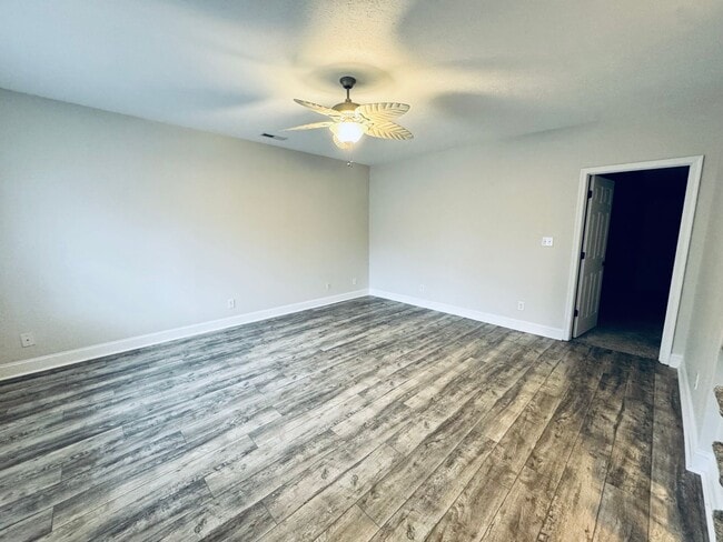 Photo - End Unit Wyndhurst Townhome