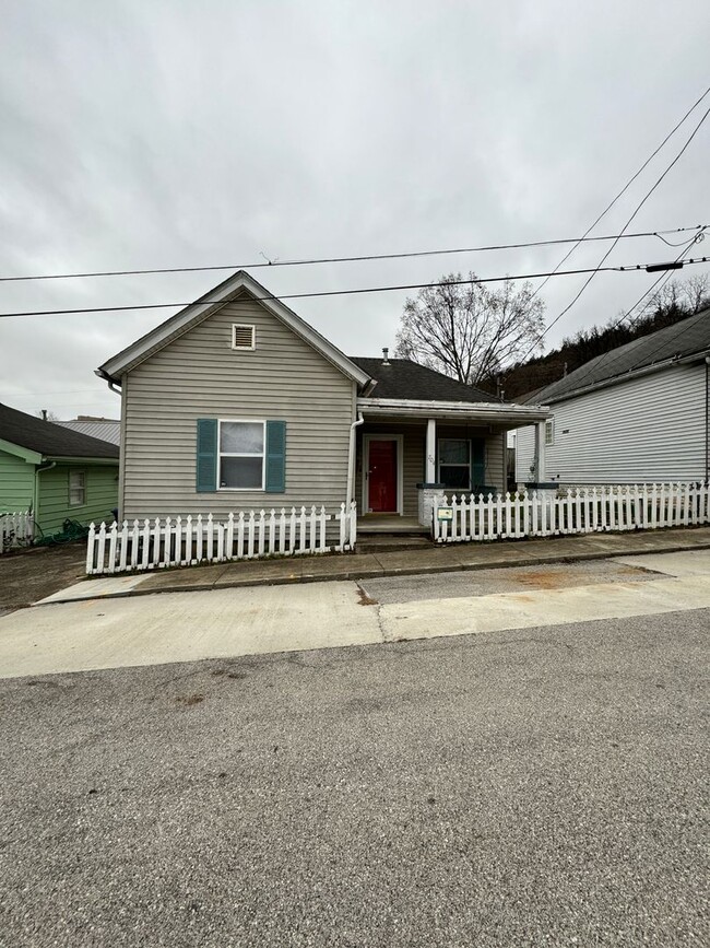 704 Chinn Ave