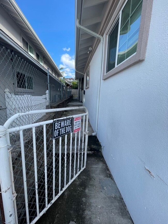 Photo - 3 bed/2 bath unit in Salt Lake!