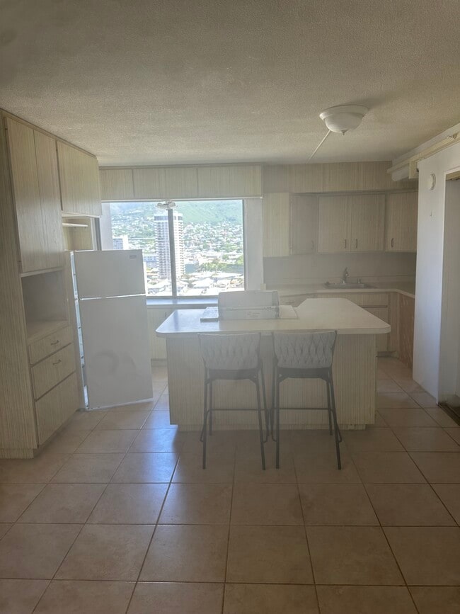 Building Photo - 2333 Kapiolani Blvd Unit 1517