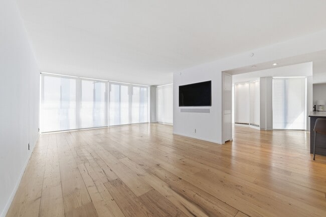 Photo - 529 S Flagler Dr