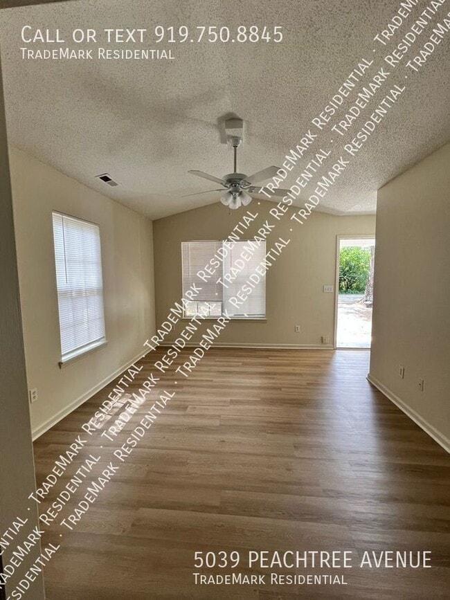 Photo - 5039 Peachtree Ave