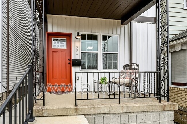 Photo - 554 Frayne St